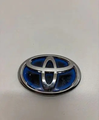 Toyota Yaris XP210 Manufacturers badge/model letters 