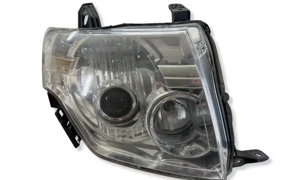 Mitsubishi Pajero Headlight/headlamp 10087875 A045053 D2SW2W35W
