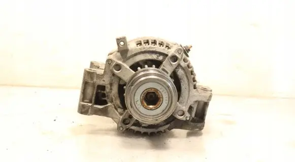 Toyota Avensis T250 Generator/alternator A6052