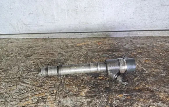Volvo V70 Fuel injector 30777314 0445110078