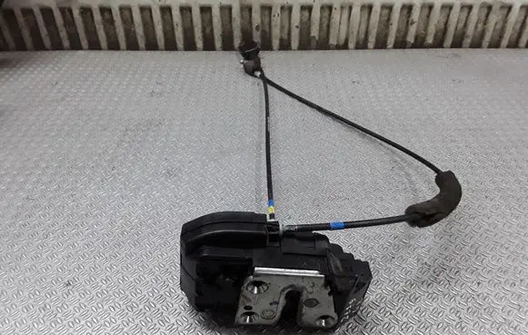 Nissan Note (E11) Rear door lock