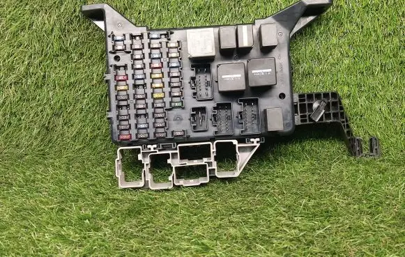 Ford Mondeo Mk III Power management control unit 4S7T14A073AA