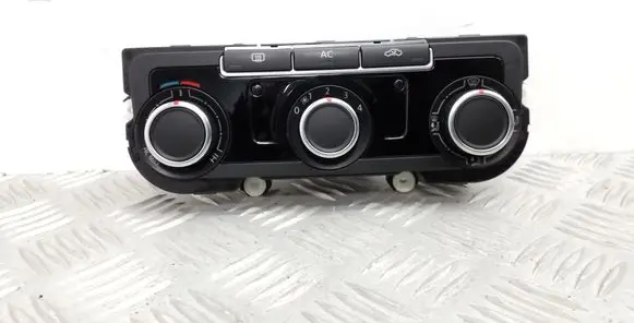 Volkswagen Jetta VI Climate control unit 7N0907426AM