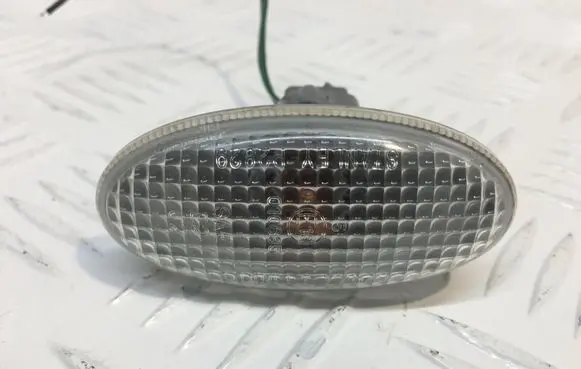 Ford Ranger Front fender indicator light P5785