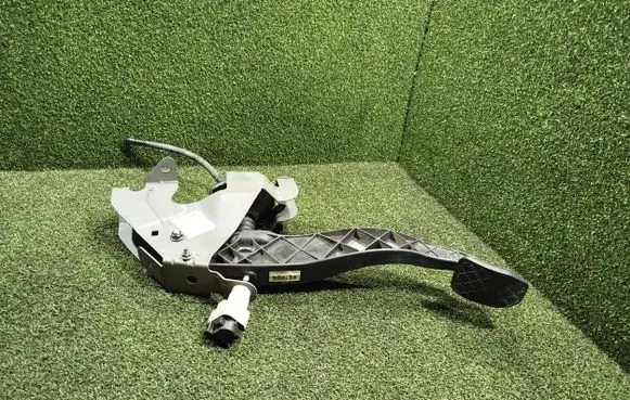Volkswagen Transporter - Caravelle T5 Clutch pedal 7E1721059F 7H1721315A