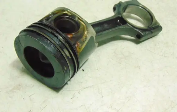 Renault Megane I Piston 