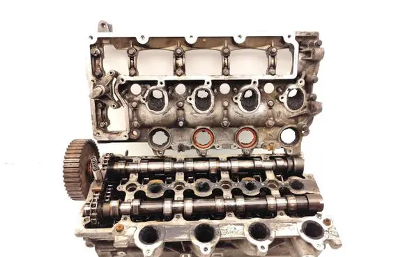 Ford Mondeo MK IV Engine head 9641752610 9656323180