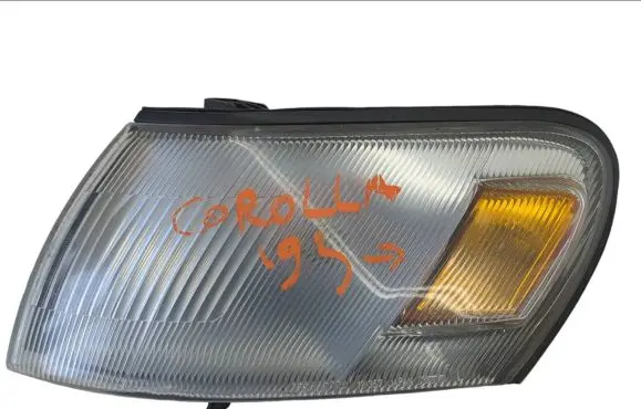 Toyota Corolla E100 Front indicator light 8162012600 TO2550106