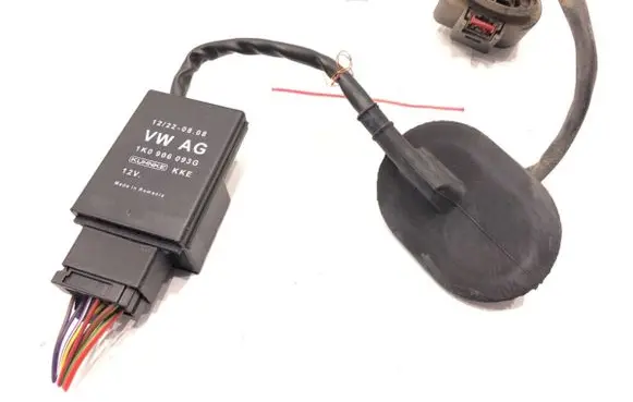 Volkswagen PASSAT B7 Other control units/modules 1K0906093E