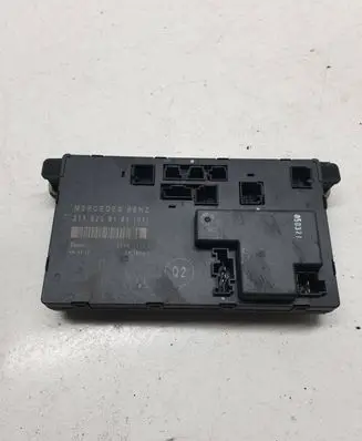 Mercedes-Benz E W211 Door control unit/module 2118208185 00401298 85011