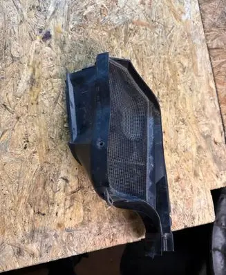 Mercedes-Benz E W124 Wiper trim 1246204278
