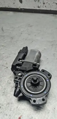KIA Ceed Front door window regulator motor 403951AB