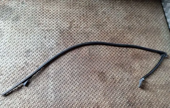 Mercedes-Benz C W205 Front door rubber seal A2056730198