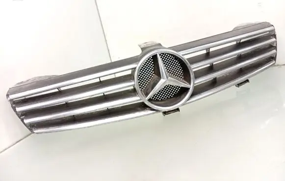 Mercedes-Benz CLS C219 Front bumper upper radiator grill A2198800083