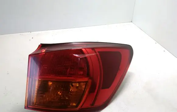 Lexus IS 220D-250-350 Rear/tail lights