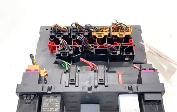 Volkswagen PASSAT B6 Other control units/modules 3C0937049G