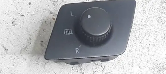 Volkswagen Polo Wing mirror switch