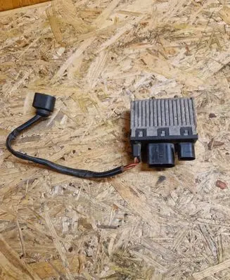 Audi A4 S4 B7 8E 8H Coolant fan relay 8E0959501Q 898093000