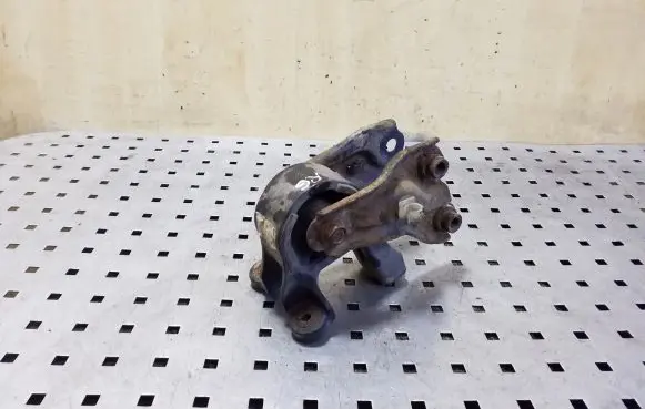 Honda CR-V Rear differential mounting bracket 