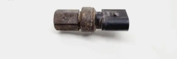 Volkswagen Golf IV Air conditioning (A/C) pressure sensor 1J0959126