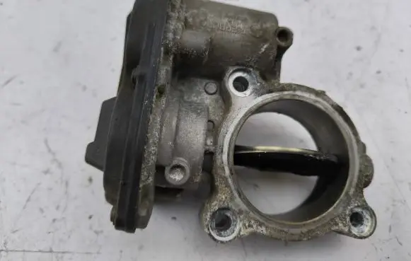 BMW 5 F10 F11 Throttle valve 7810752