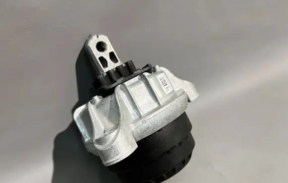 BMW 5 F10 F11 Engine mount bracket 22116868301