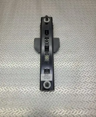 Volvo XC40 Seat belt adjustment rail 8632605