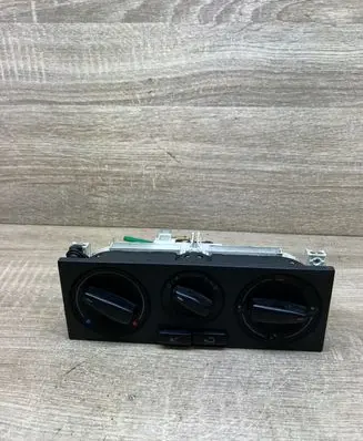 Volkswagen Golf IV Climate control unit 1J0820045F