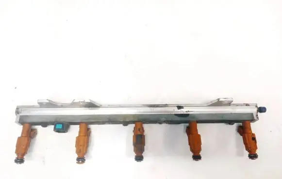 Volvo XC90 Fuel main line pipe 918640