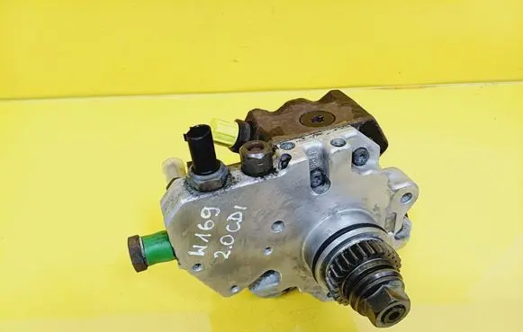 Mercedes-Benz A W169 Fuel injection high pressure pump A6400700701 0445010120 0928400609