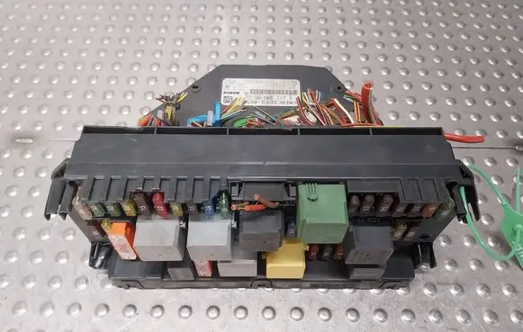 Mercedes-Benz E W212 Fuse box set A2129009025