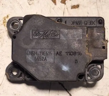 Volvo V50 Air flap motor/actuator 4N5H19E616 6652A