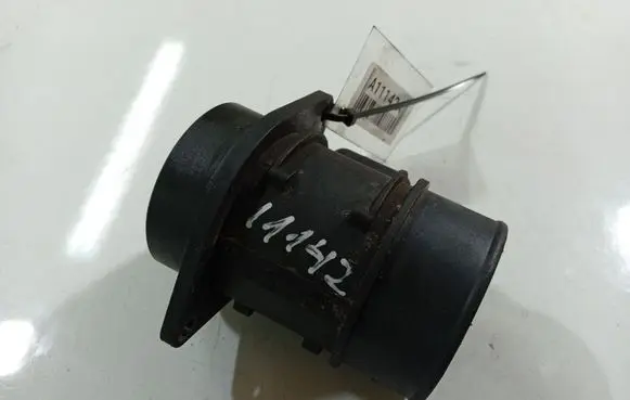 Nissan Qashqai Mass air flow meter 5WK97008