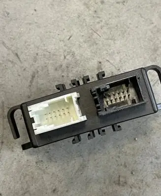 BMW M3 Wing mirror control module 6916054