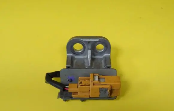 Nissan Primera Airbag deployment crash/impact sensor