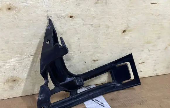 BMW M5 Fender mounting bracket 51117903882 10268110