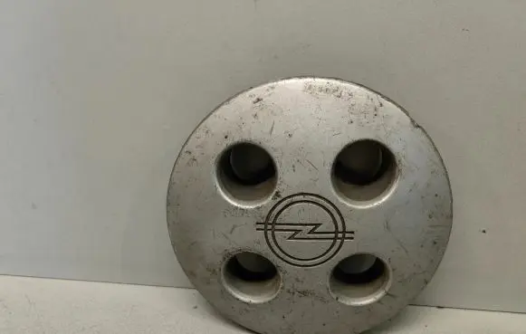 Opel Rekord E2 Original wheel cap 90061038