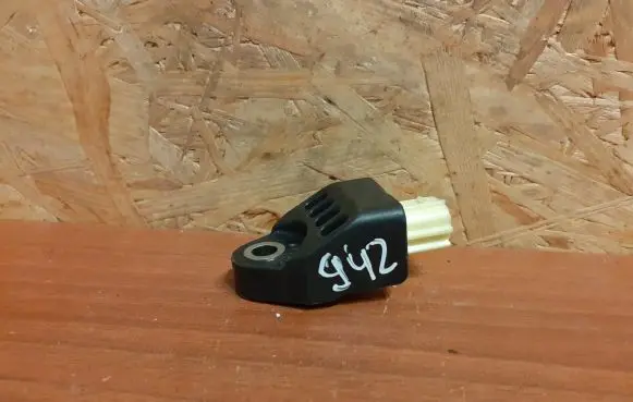 Lexus GS 250 350 300H 450H Airbag deployment crash/impact sensor 8983130050 942