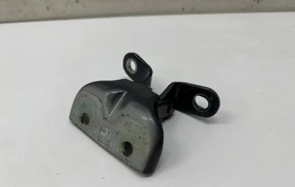 Hyundai Bayon Rear door upper hinge