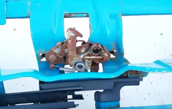 Renault Twingo I Engine bonnet/hood lock/catch