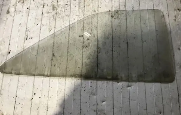 Ford Escort Rear door window glass
