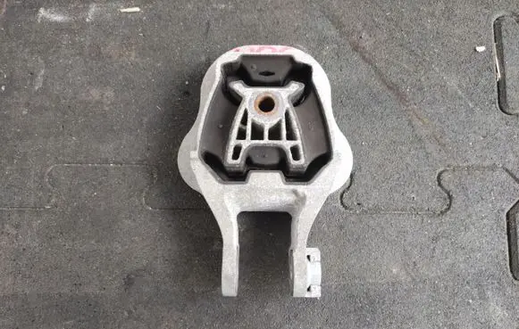 BMW X1 U11 Gearbox mounting bracket 9423382