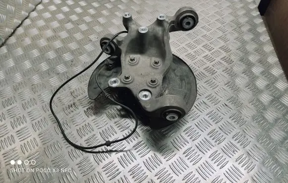 Mercedes-Benz A W176 Rear wheel hub 2460306