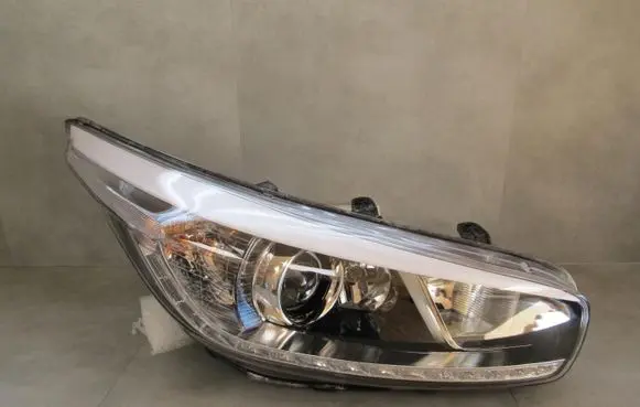 KIA Ceed Headlight/headlamp 92102-A2220