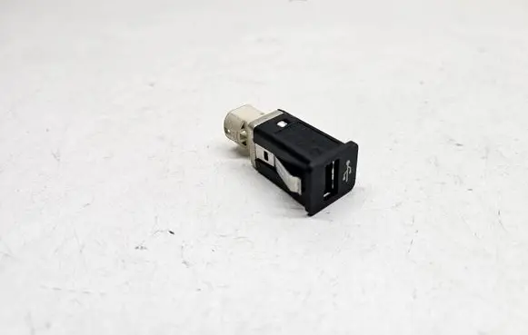 BMW X6 M USB socket connector 9167196