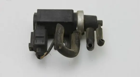 Volkswagen Caddy Turbo solenoid valve 1J0906627C