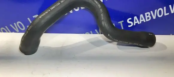 Engine coolant pipe/hose