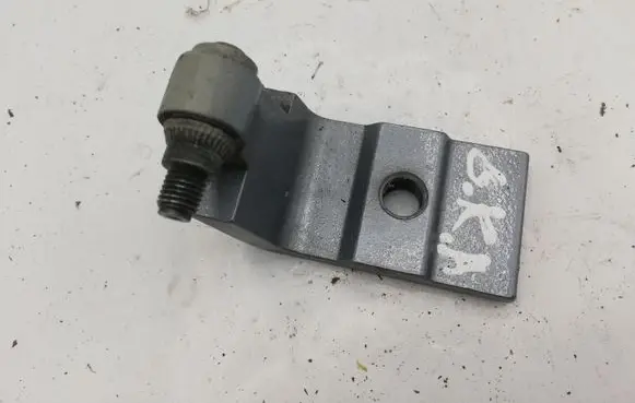 BMW 5 E60 E61 Rear door lower hinge 7068089