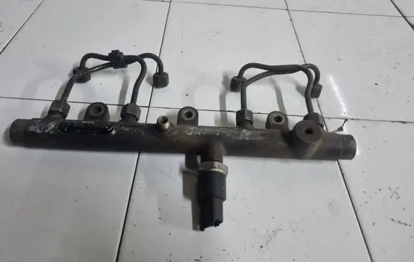 Peugeot 607 Fuel main line pipe 0445214017 0156393