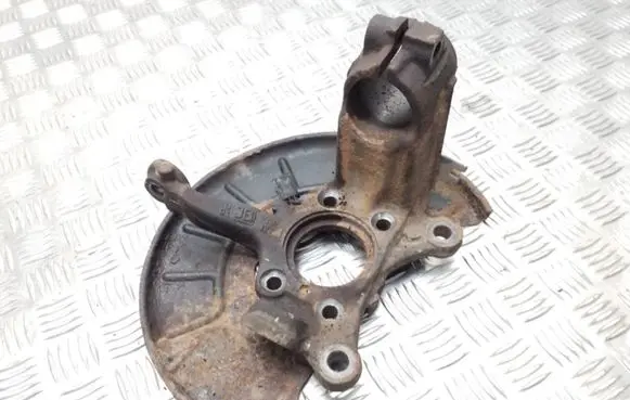 Volkswagen Touran I Front wheel hub spindle knuckle